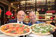 Karlheinz Reindl (Rubenbauer Holding), Friedemann Findeis, Geschäftsführender Gesellschafter L'Osteria (Foto: Martin Schmitz)